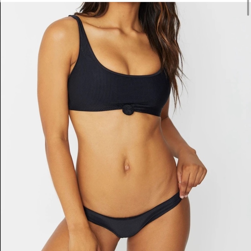 Frankie’s Bikinis Greer Bottom Size S